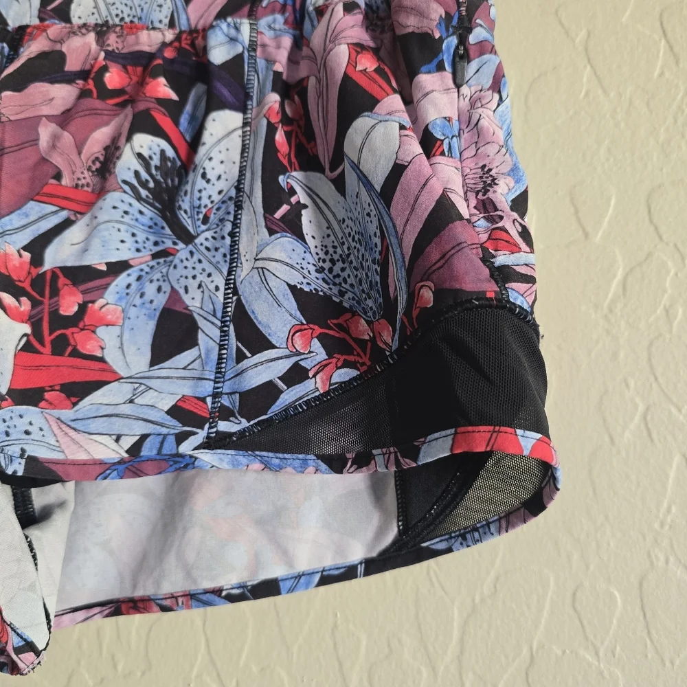 Lululemon Hotty Hot‎ Shorts Size 6